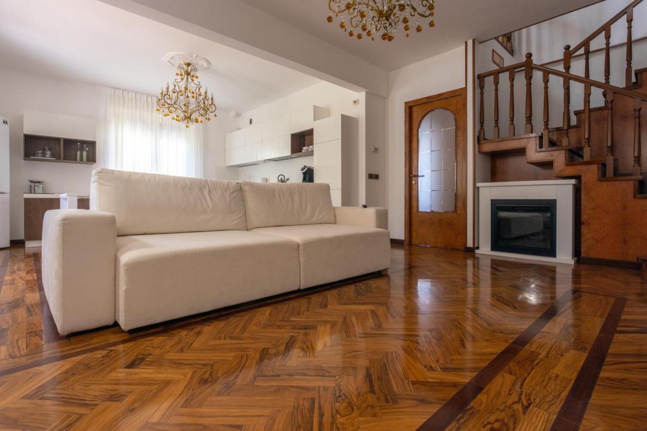 La Principessa Nera B&B Ostra Buitenkant foto