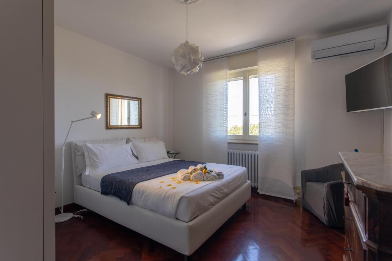 La Principessa Nera B&B Ostra Buitenkant foto