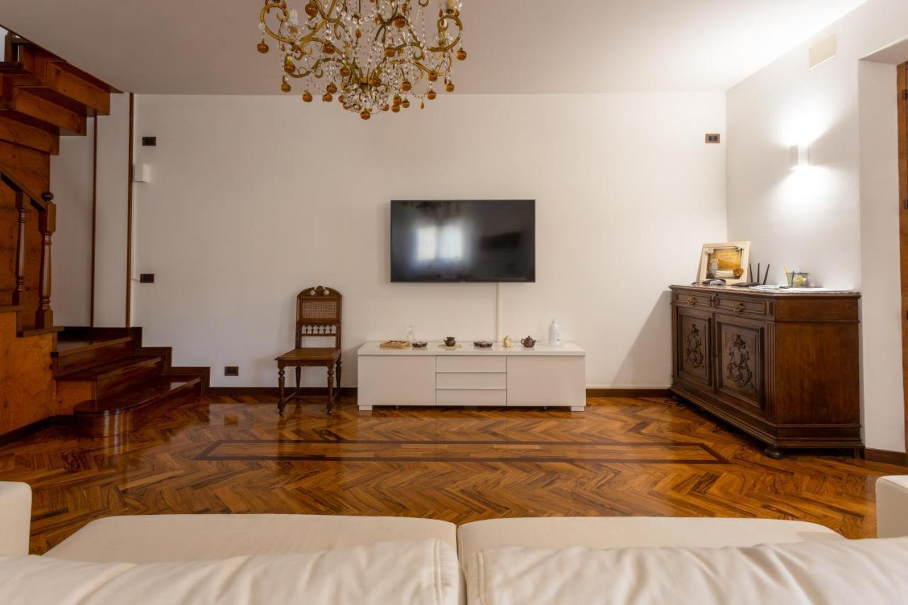 La Principessa Nera B&B Ostra Buitenkant foto