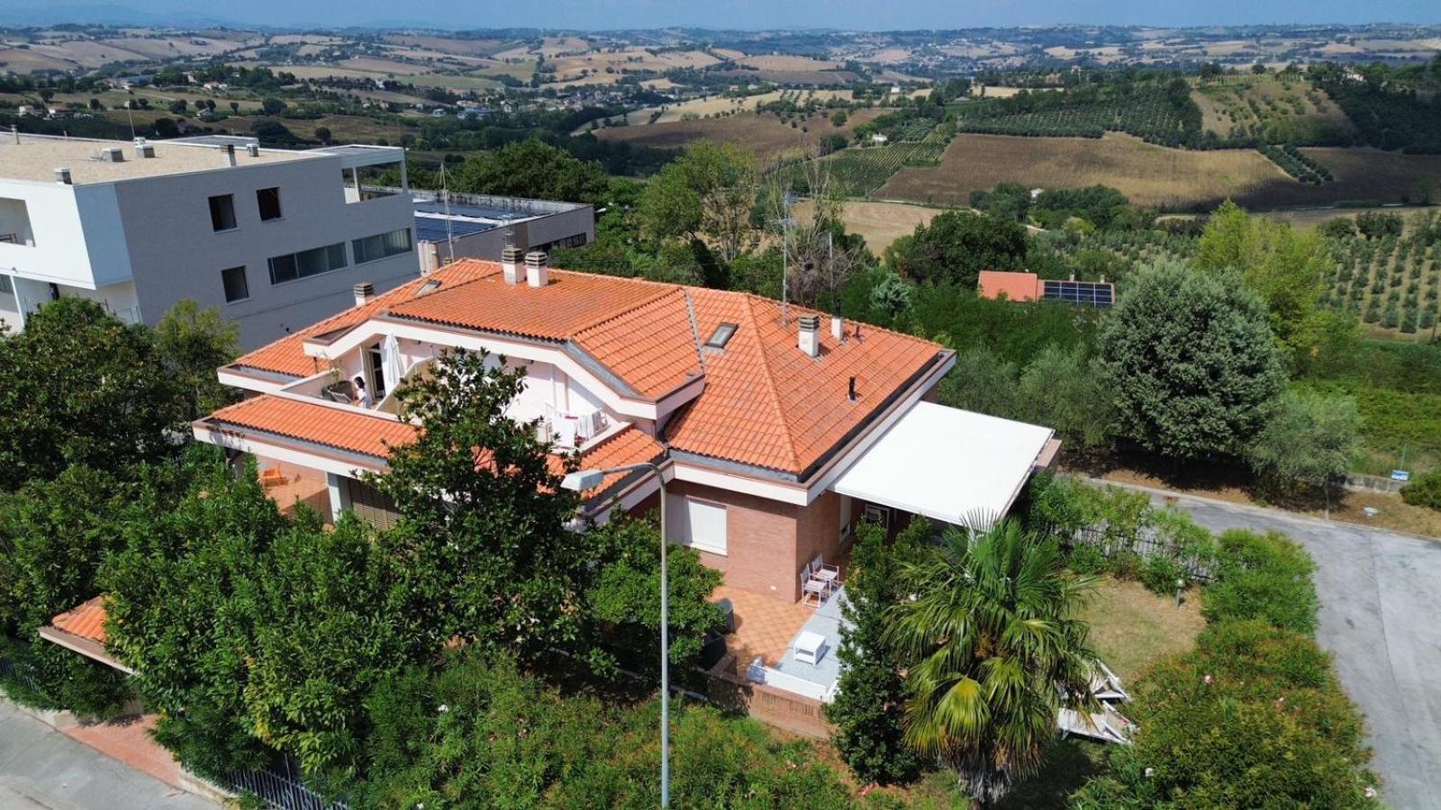 La Principessa Nera B&B Ostra Buitenkant foto